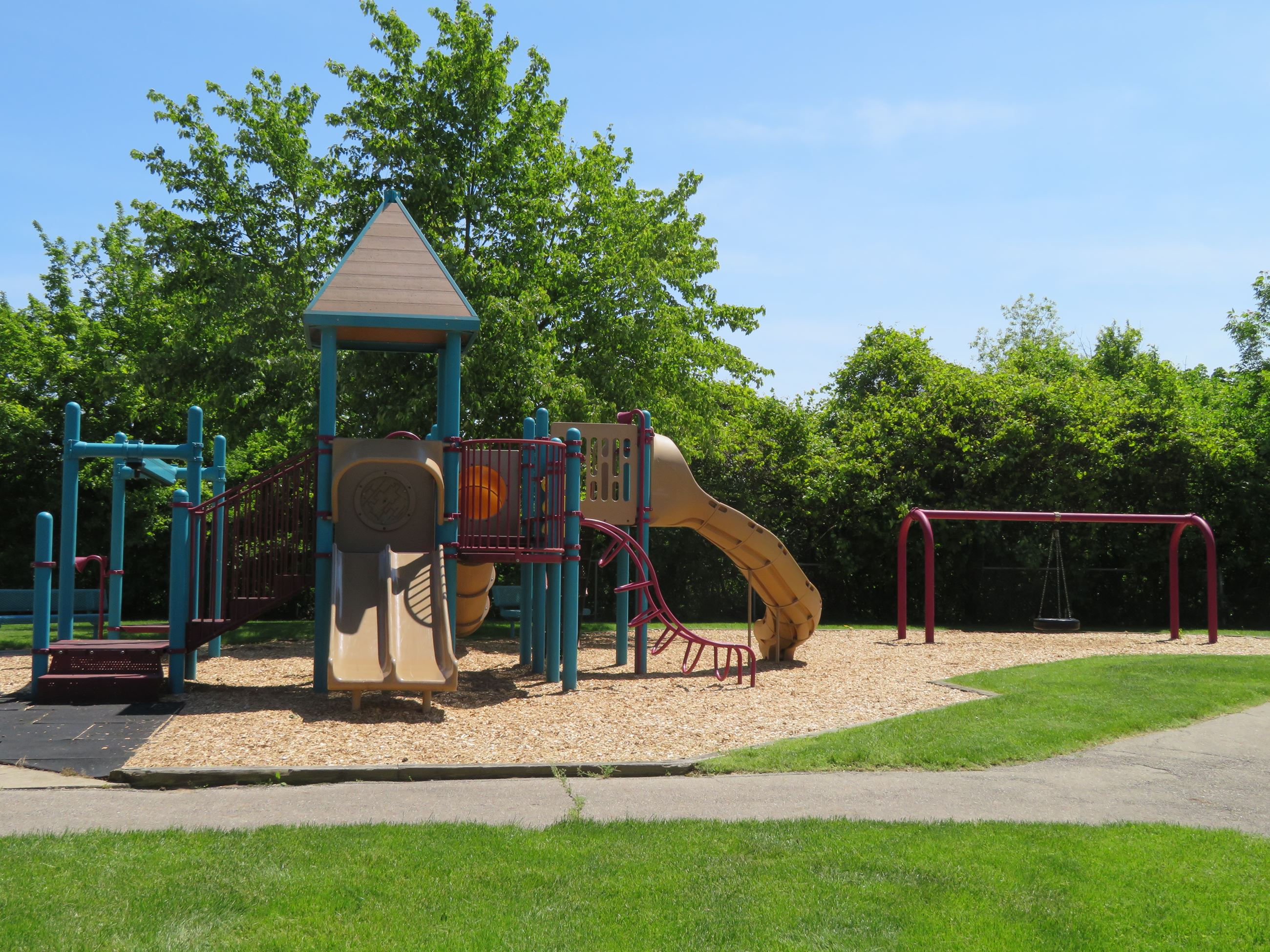 English Hills playground